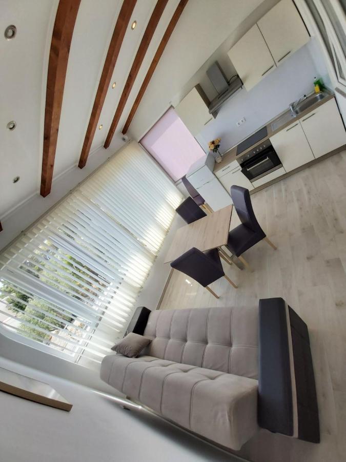 Apartments Adria Jadrija Eksteriør billede